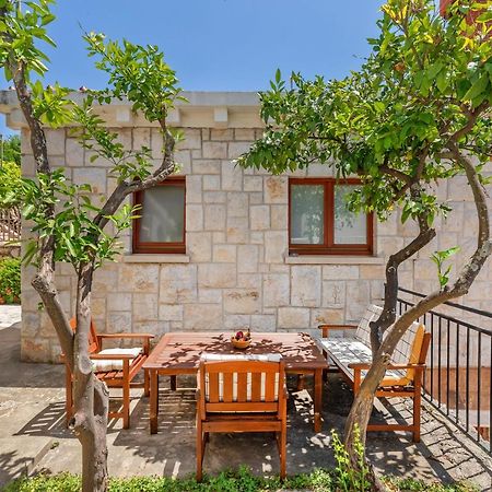 Cosy Apartment Close To Lapad Promenade And Beach ドゥブロブニク エクステリア 写真